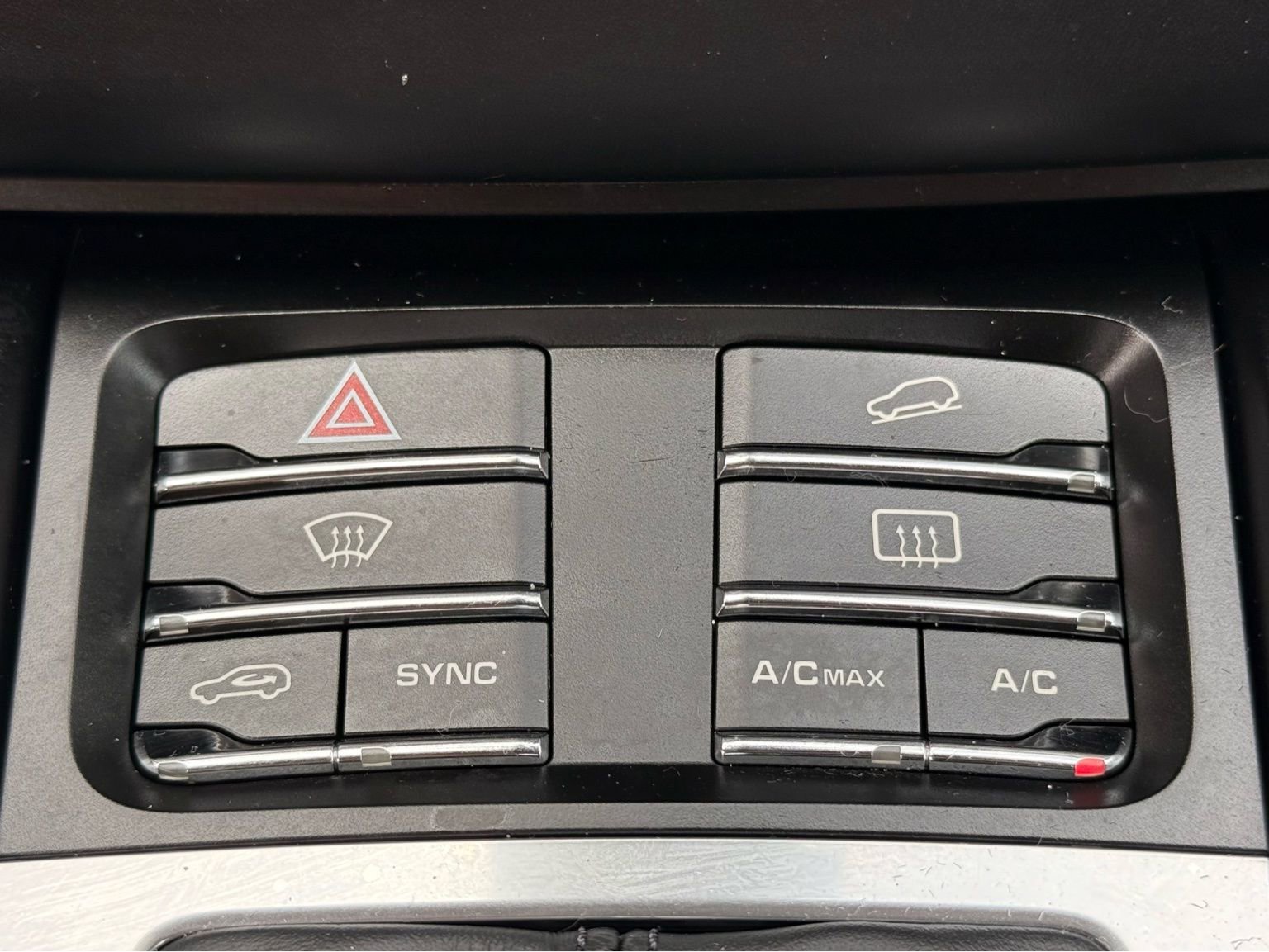 Used 2018 Porsche Macan GTS image 25