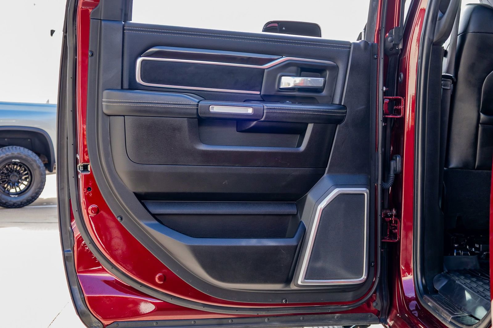 Used 2019 RAM 3500 Laramie image 37