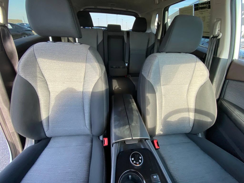 Used 2023 Nissan Rogue SV AWD/4WD image 31