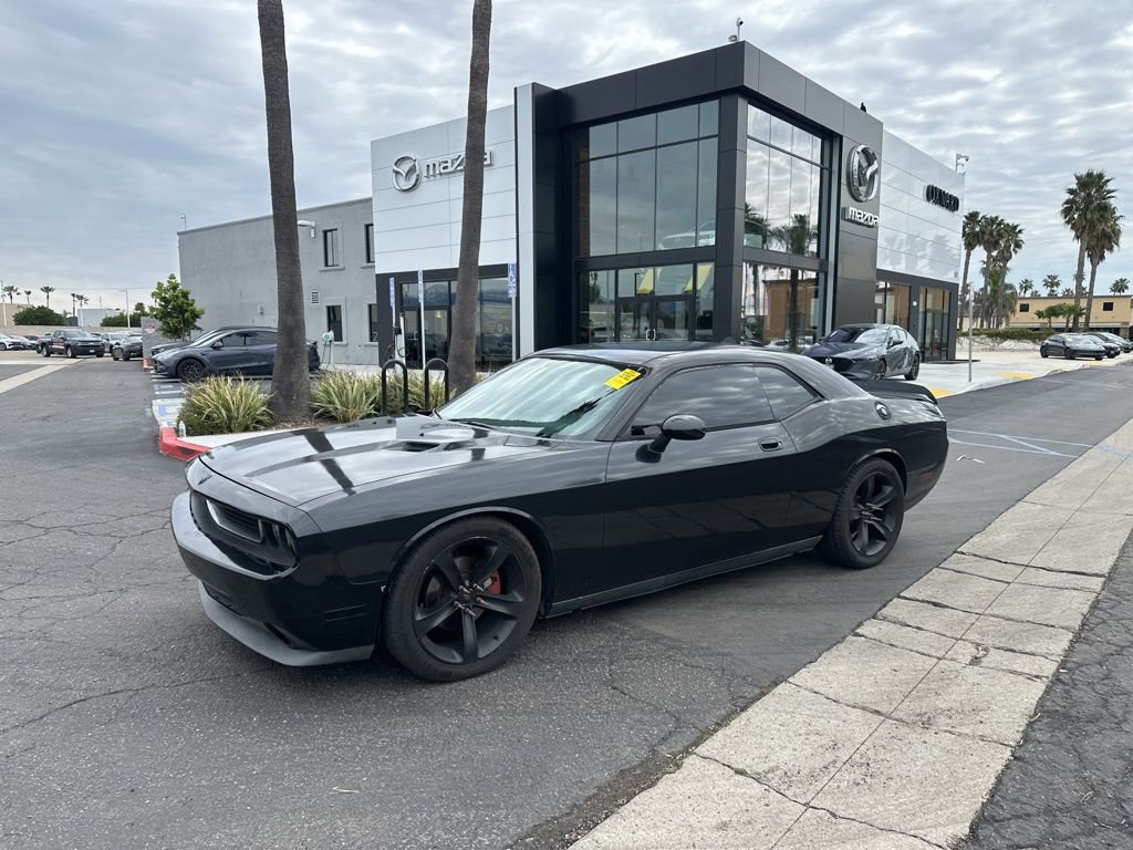 Used 2010 Dodge Challenger SE RWD image 2