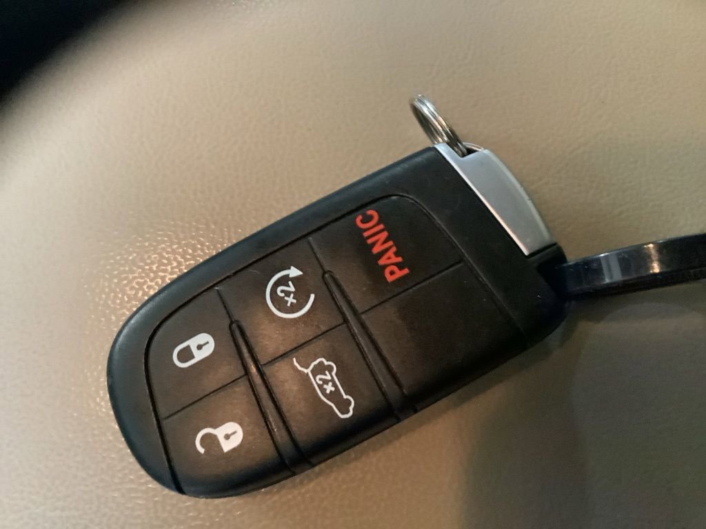 Certified 2022 Jeep Grand Cherokee Laredo E w/ Security & Convenience Group image 36