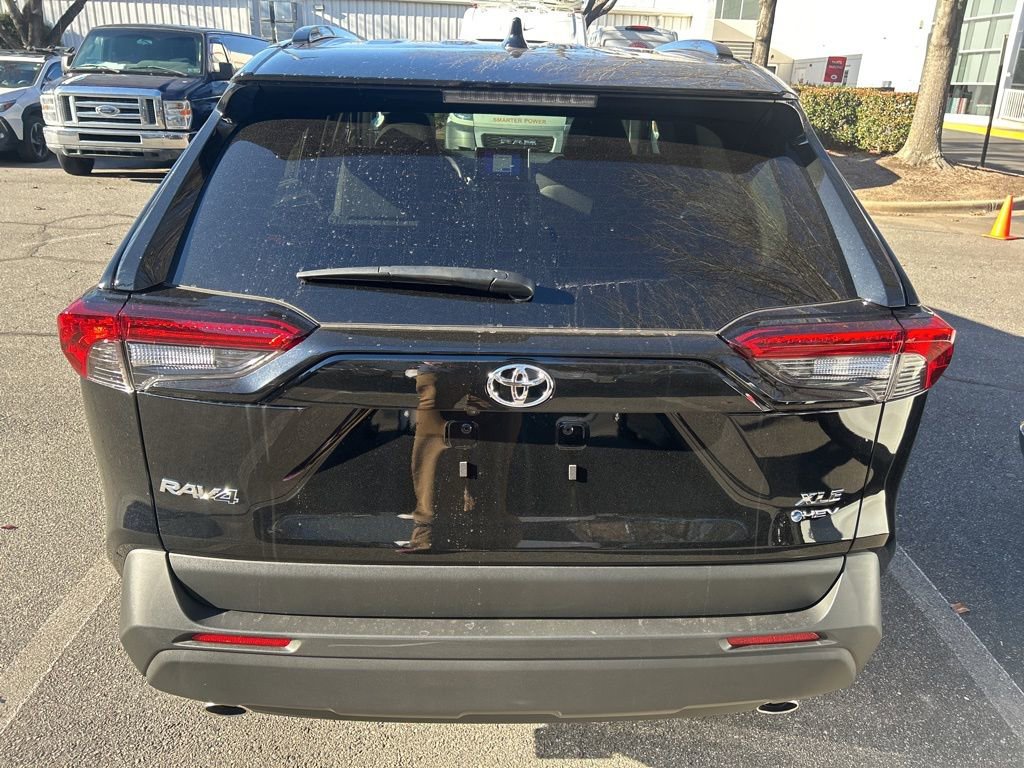 New 2025 Toyota RAV4 XLE image 17