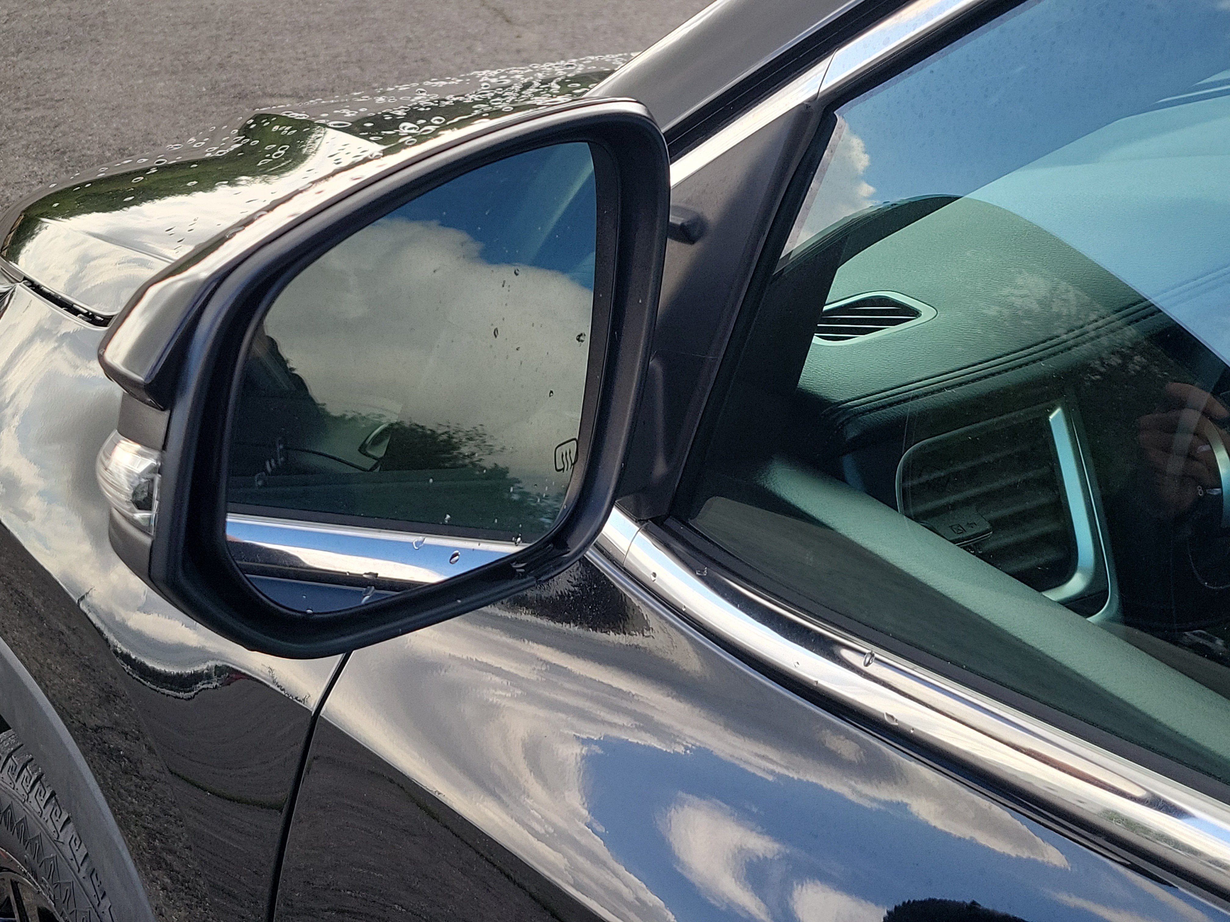 Used 2019 Toyota Highlander SE AWD/4WD image 10