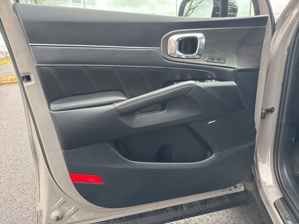 Used 2024 Kia Sorento SX Prestige image 12