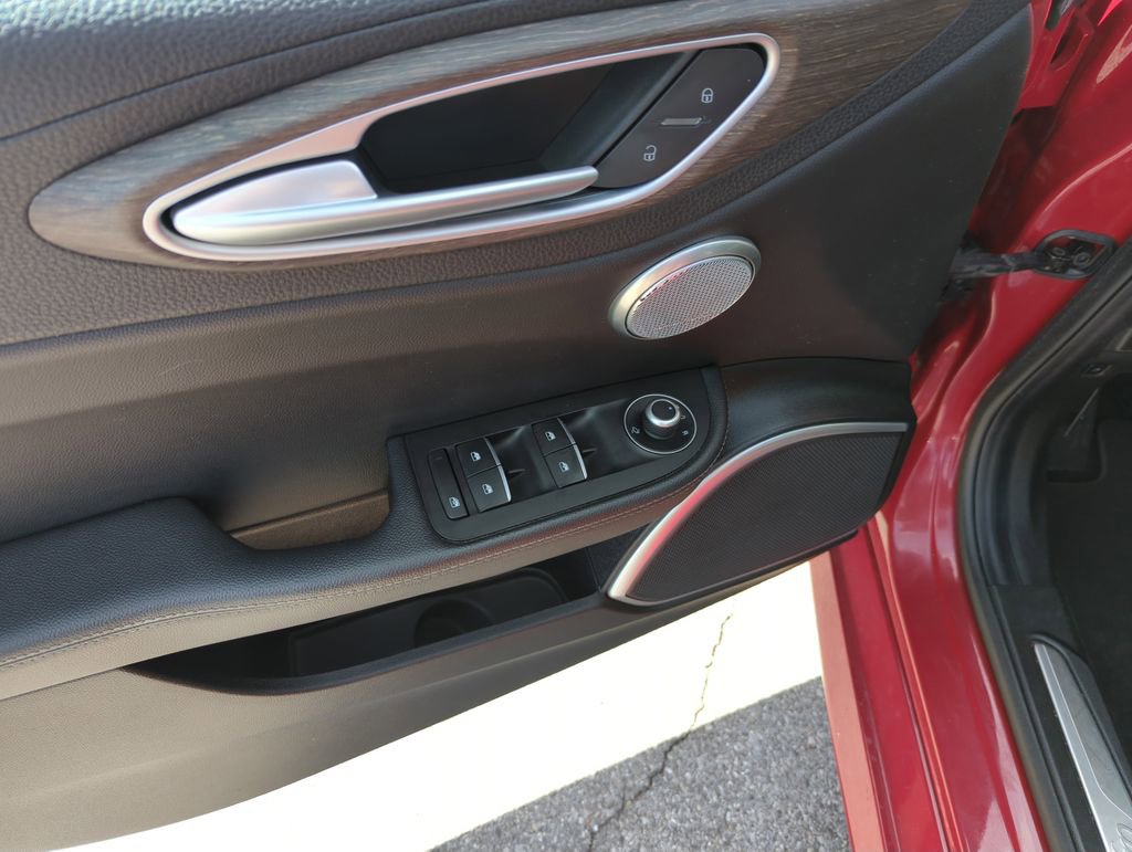 Used 2019 Alfa Romeo Giulia Ti image 19