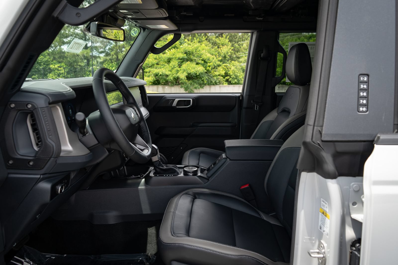 New 2026 Ford Bronco Outer Banks w/ Sasquatch Package AWD/4WD image 14
