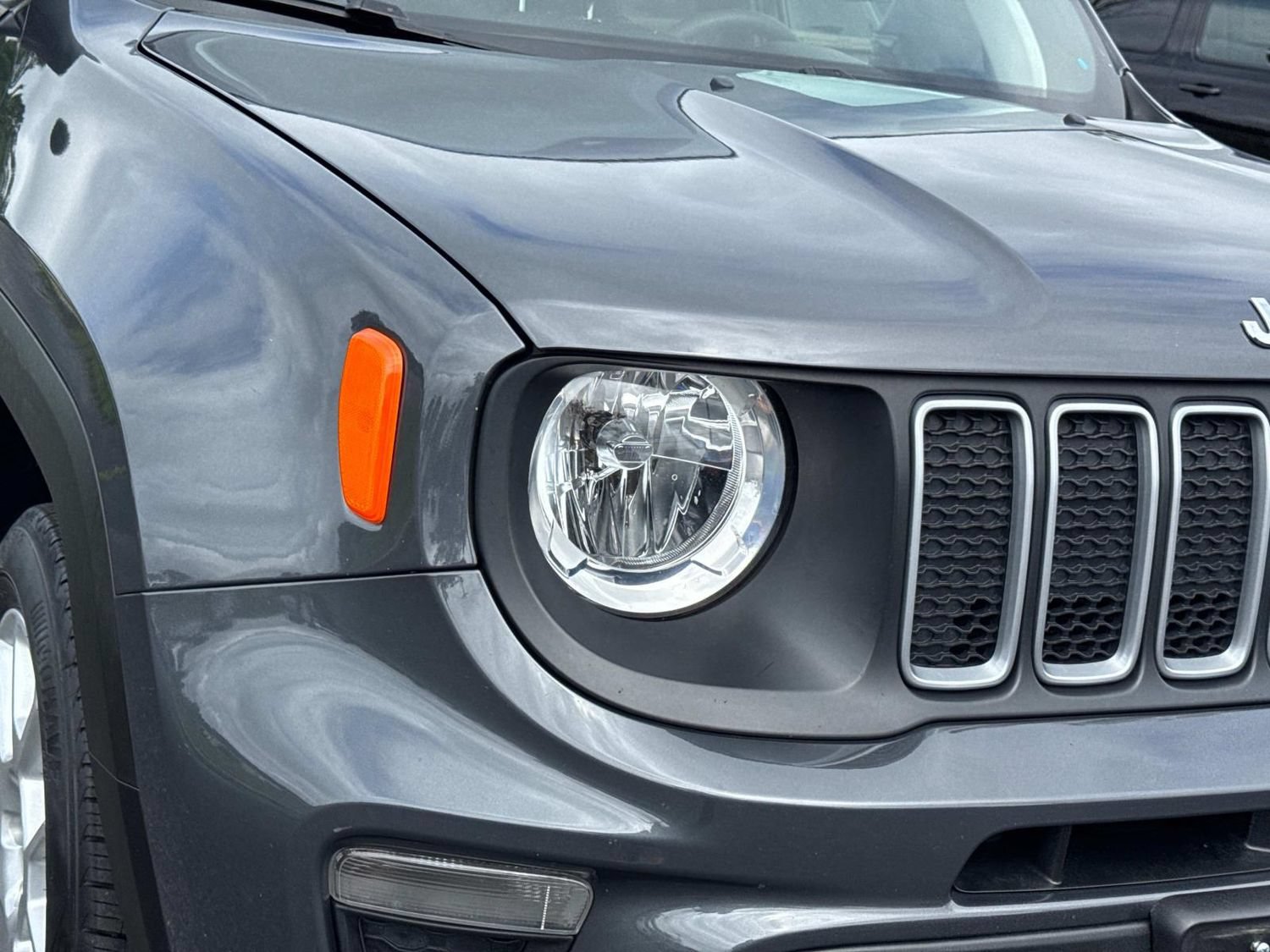 Used 2023 Jeep Renegade Latitude AWD/4WD image 13