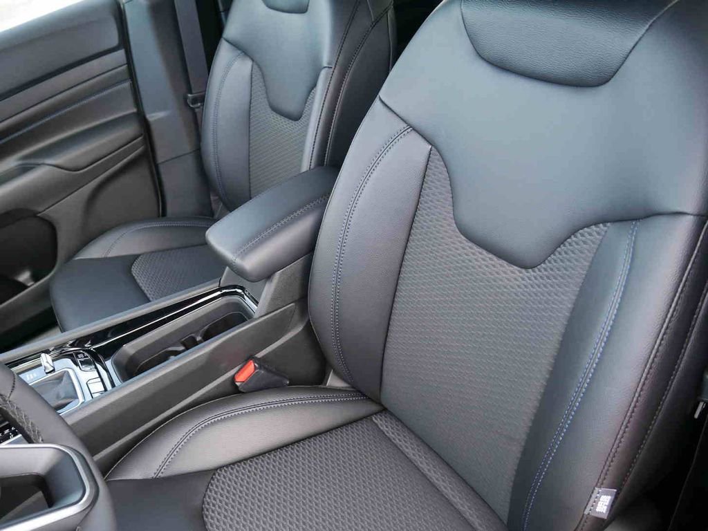 New 2026 Jeep Compass Latitude image 22