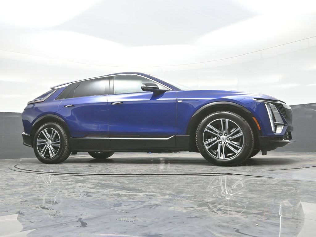 Certified 2024 Cadillac Lyriq Luxury w/ LPO, Floor Liner Package AWD/4WD image 25