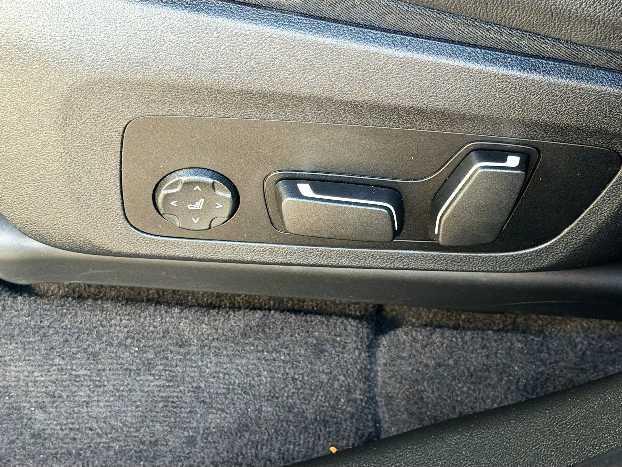 Used 2024 BMW X3 sDrive30i w/ Convenience Package w/ZPA RWD image 24