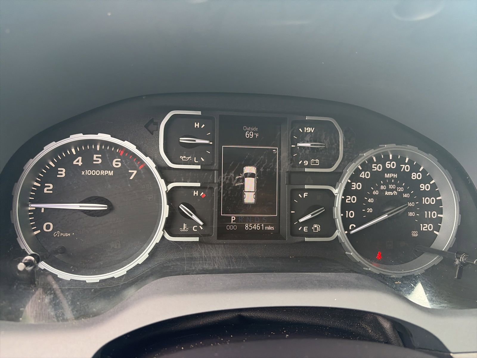 Used 2020 Toyota Tundra SR5 w/ SR5 Upgrade Package image 17