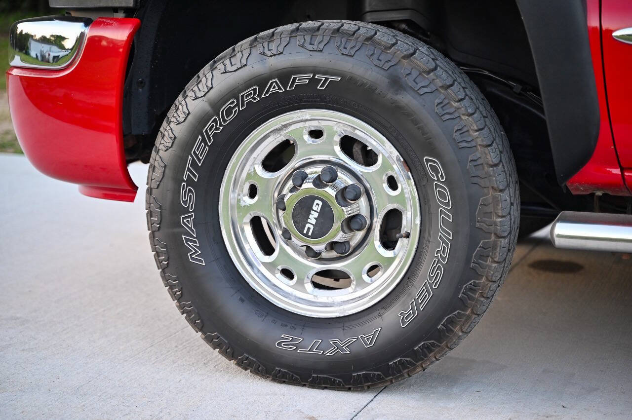 Used 2006 GMC Sierra 2500 SLT w/ Heavy-Duty Power Package AWD/4WD image 15