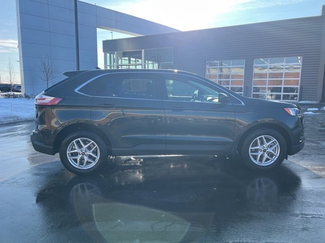 Used 2023 Ford Edge SEL w/ Convenience Package image 4