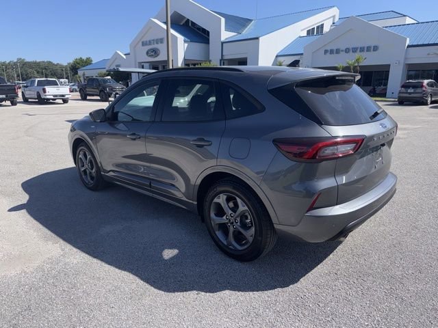 Used 2024 Ford Escape ST-Line w/ Tech Pack #1 FWD image 7