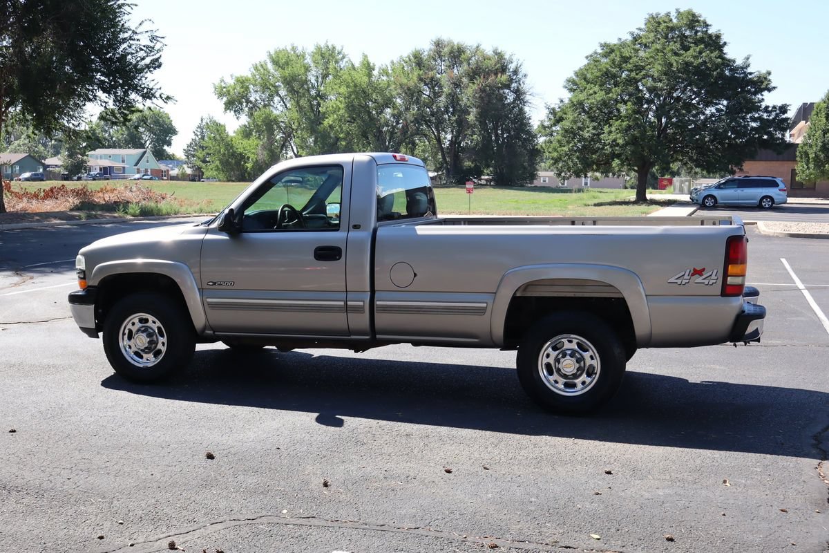 Used 1999 Chevrolet Silverado 2500 LS w/ Firm Ride Suspension Pkg AWD/4WD image 8