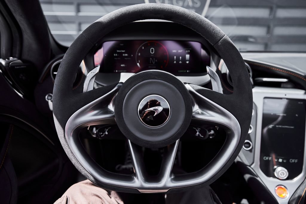 Used 2025 McLaren 750S Spider RWD image 50
