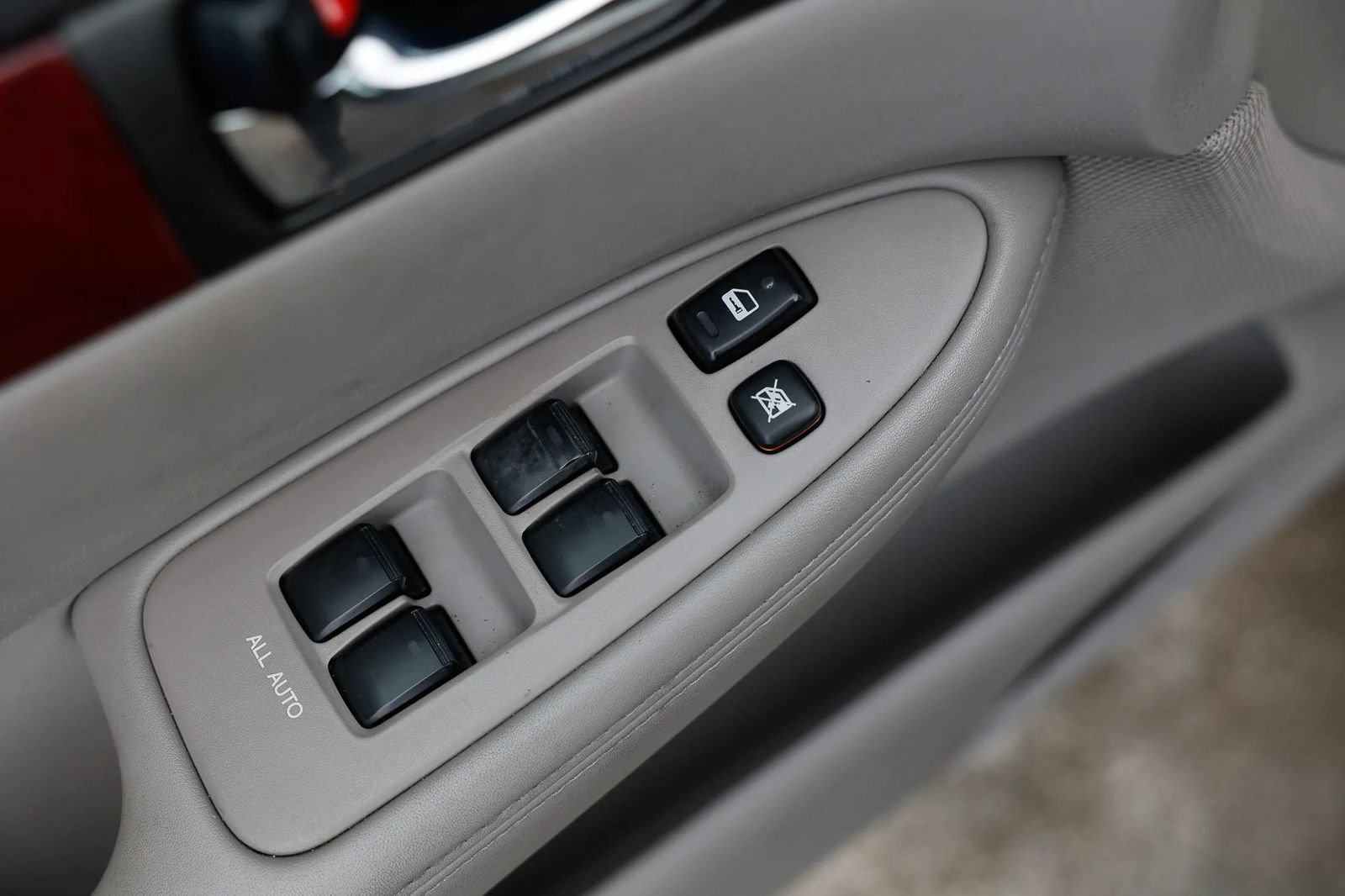 Used 2004 Lexus ES 330 w/ Premium Pkg FWD image 35
