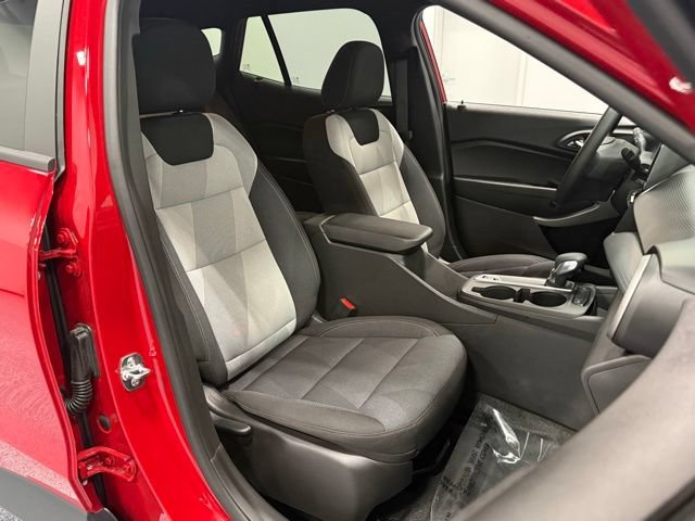 Used 2026 Chevrolet Trax RS w/ Driver Confidence Package FWD image 37