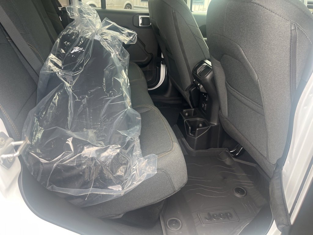 New 2025 Jeep Gladiator Willys image 15