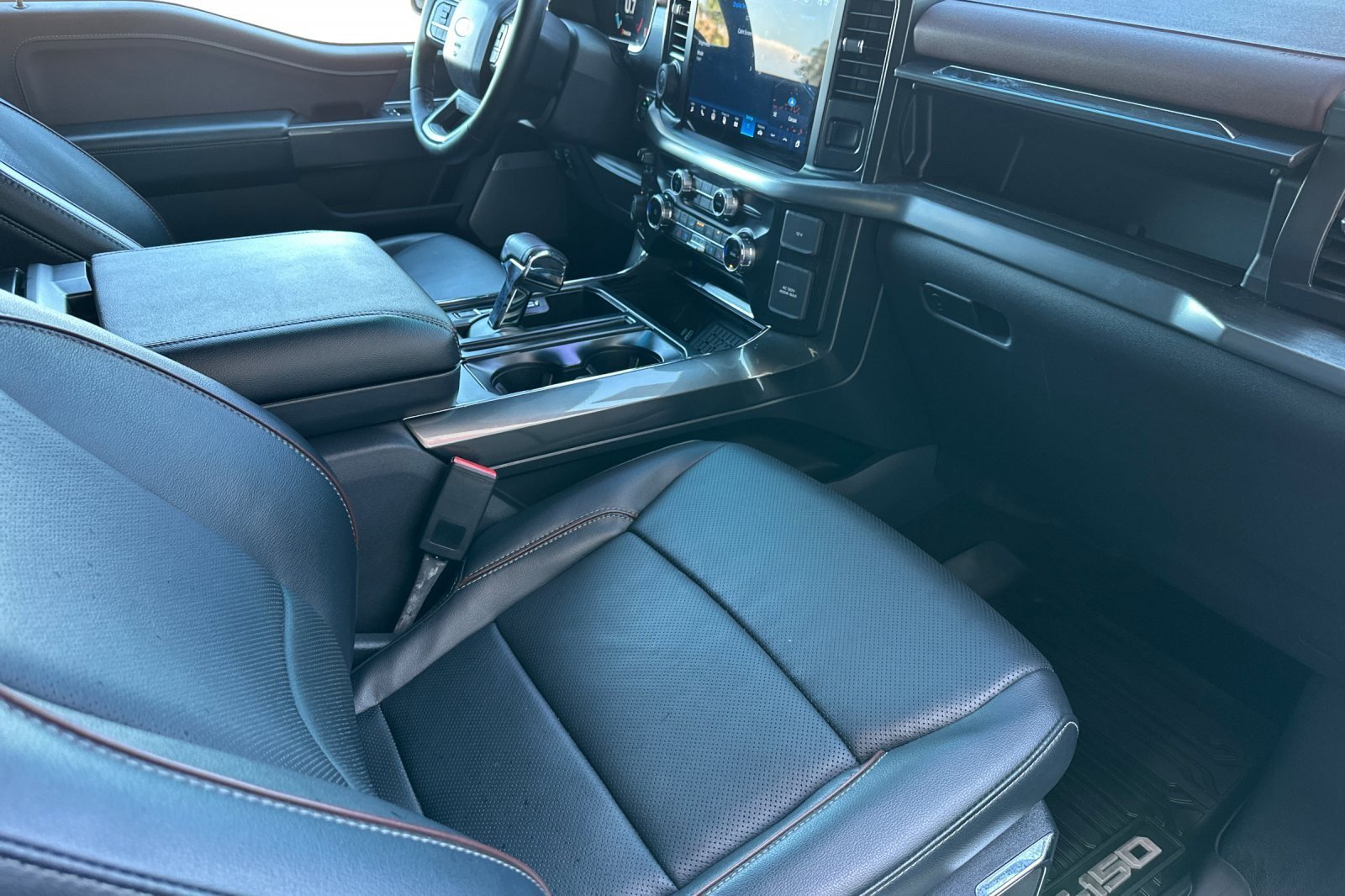 Used 2023 Ford F150 Lariat image 14