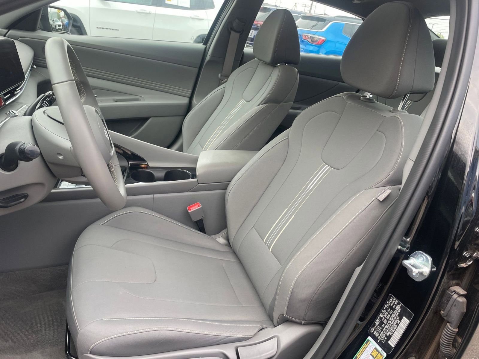 Used 2025 Hyundai Elantra SEL image 28