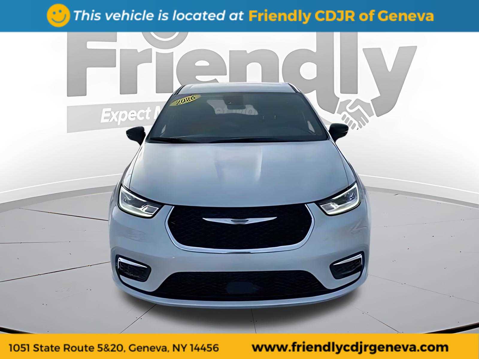 New 2026 Chrysler Pacifica Select image 2