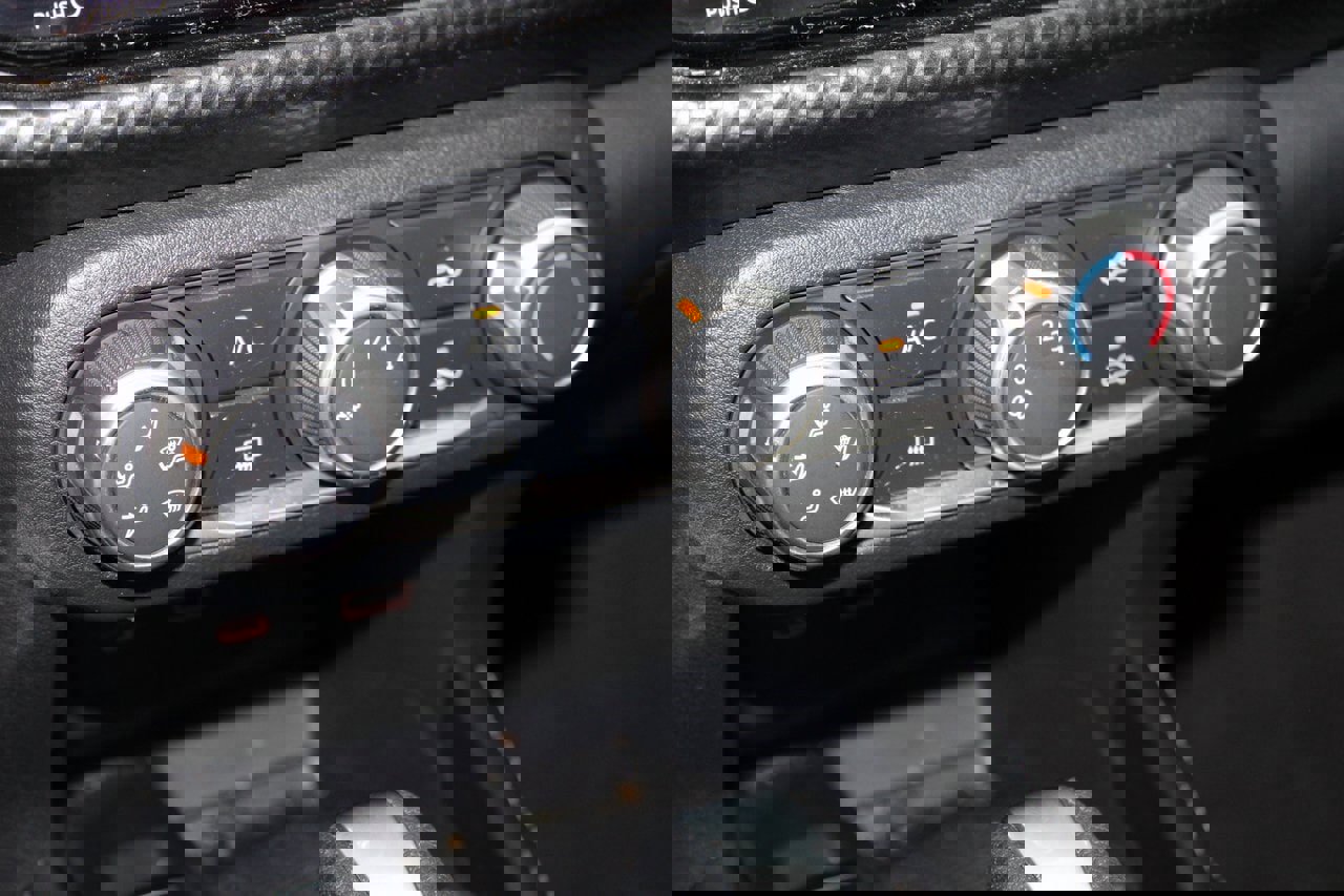 Used 2024 Nissan Kicks SV image 22