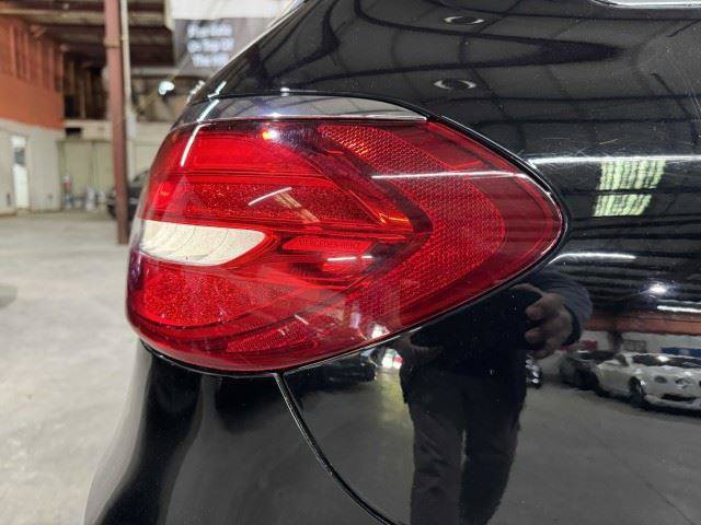 Used 2017 Mercedes-Benz E 400 4MATIC Wagon image 20