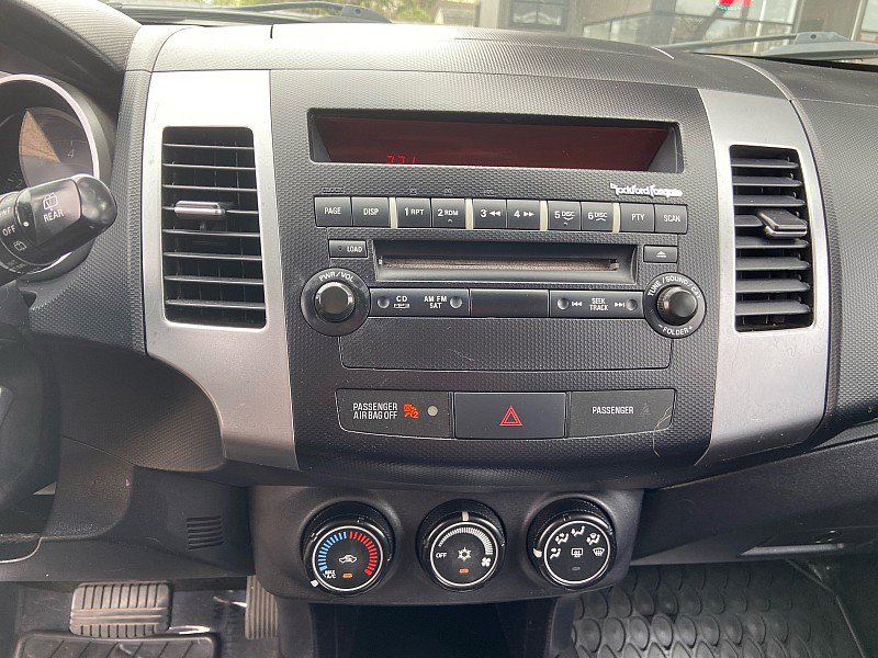 Used 2009 Mitsubishi Outlander SE image 15