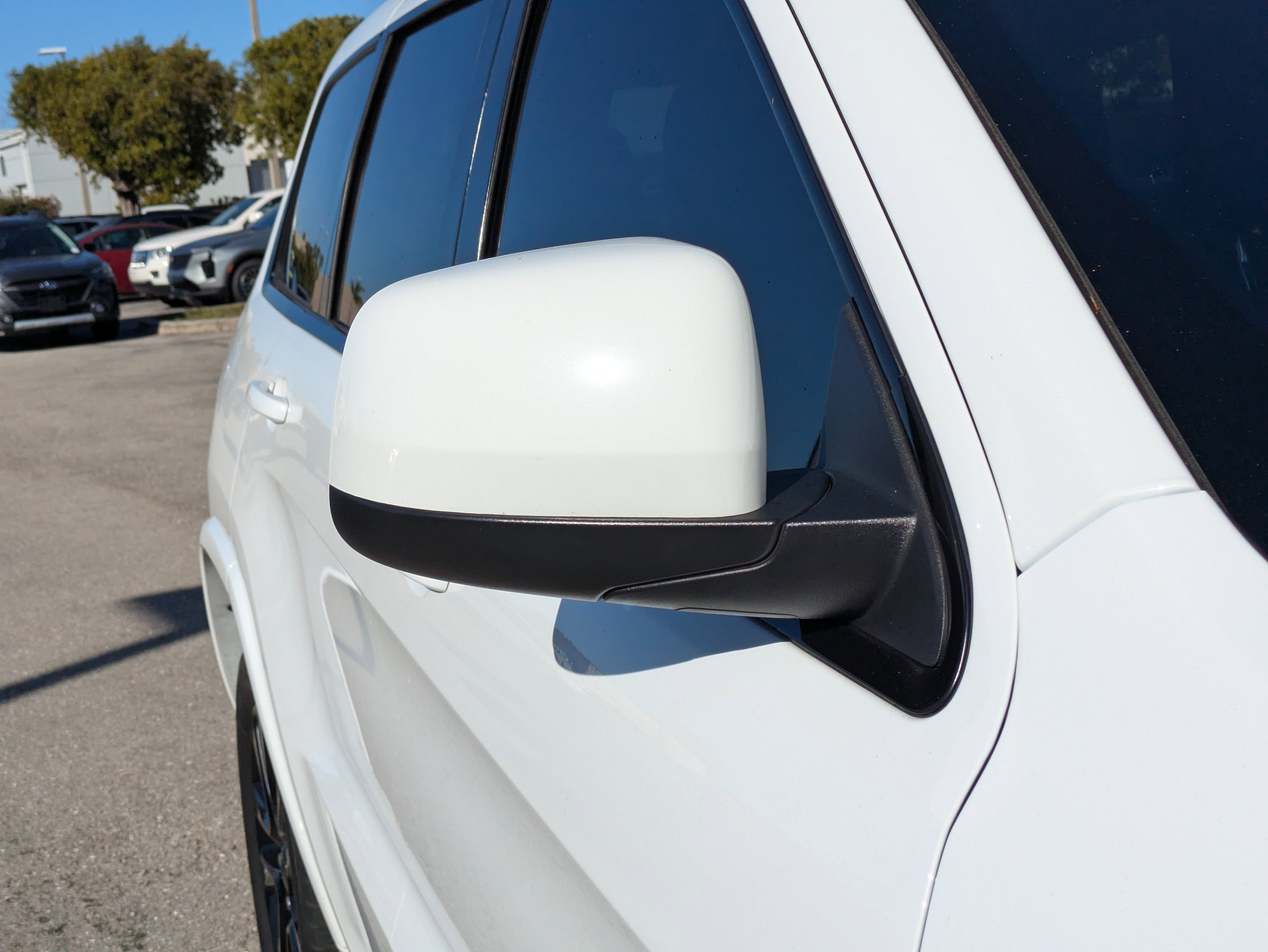 Used 2018 Jeep Grand Cherokee Altitude image 12