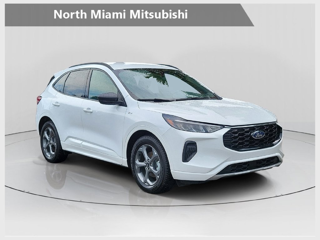 Used 2023 Ford Escape ST-Line w/ Tech Pack #1 FWD image 1