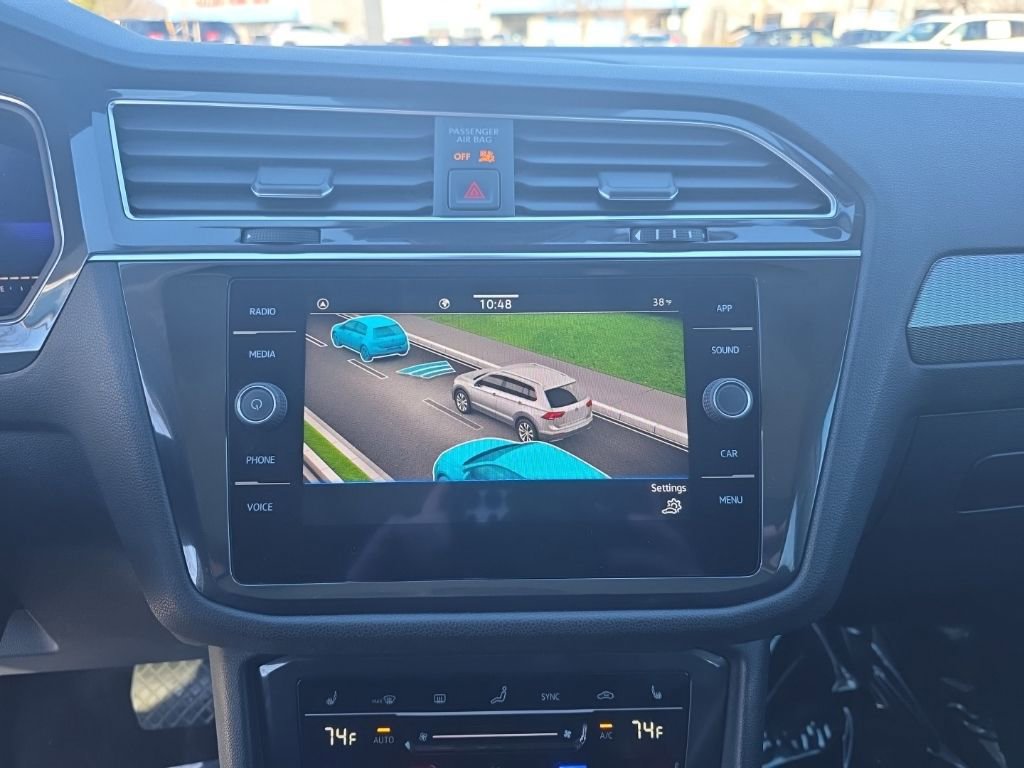 Certified 2022 Volkswagen Tiguan SE w/ Panoramic Sunroof Package image 18