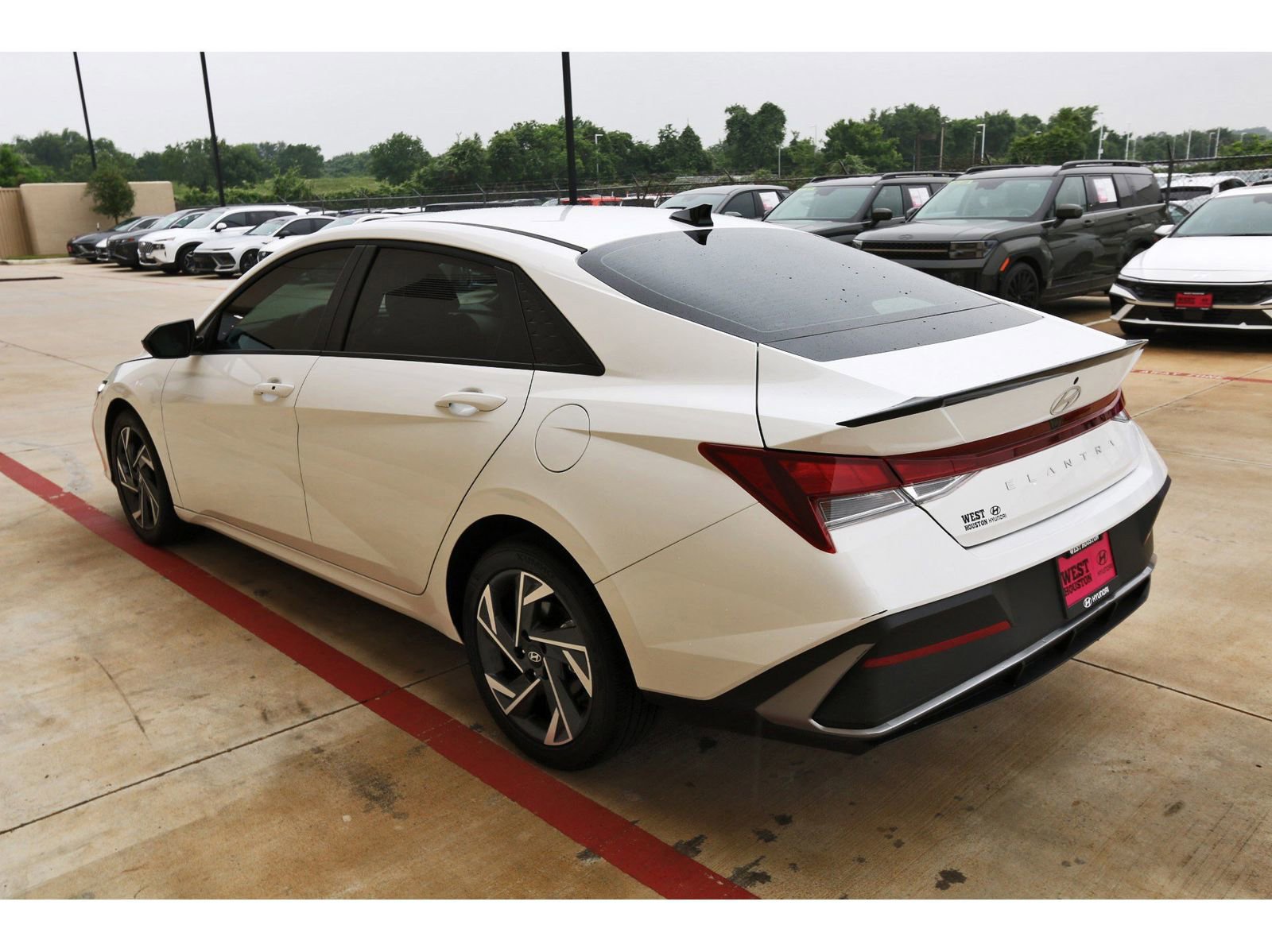 Certified 2025 Hyundai Elantra Sport FWD image 6