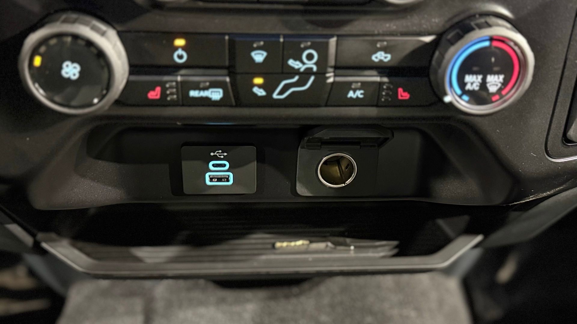 New 2026 Ford F350 XLT w/ XLT Premium Package image 97