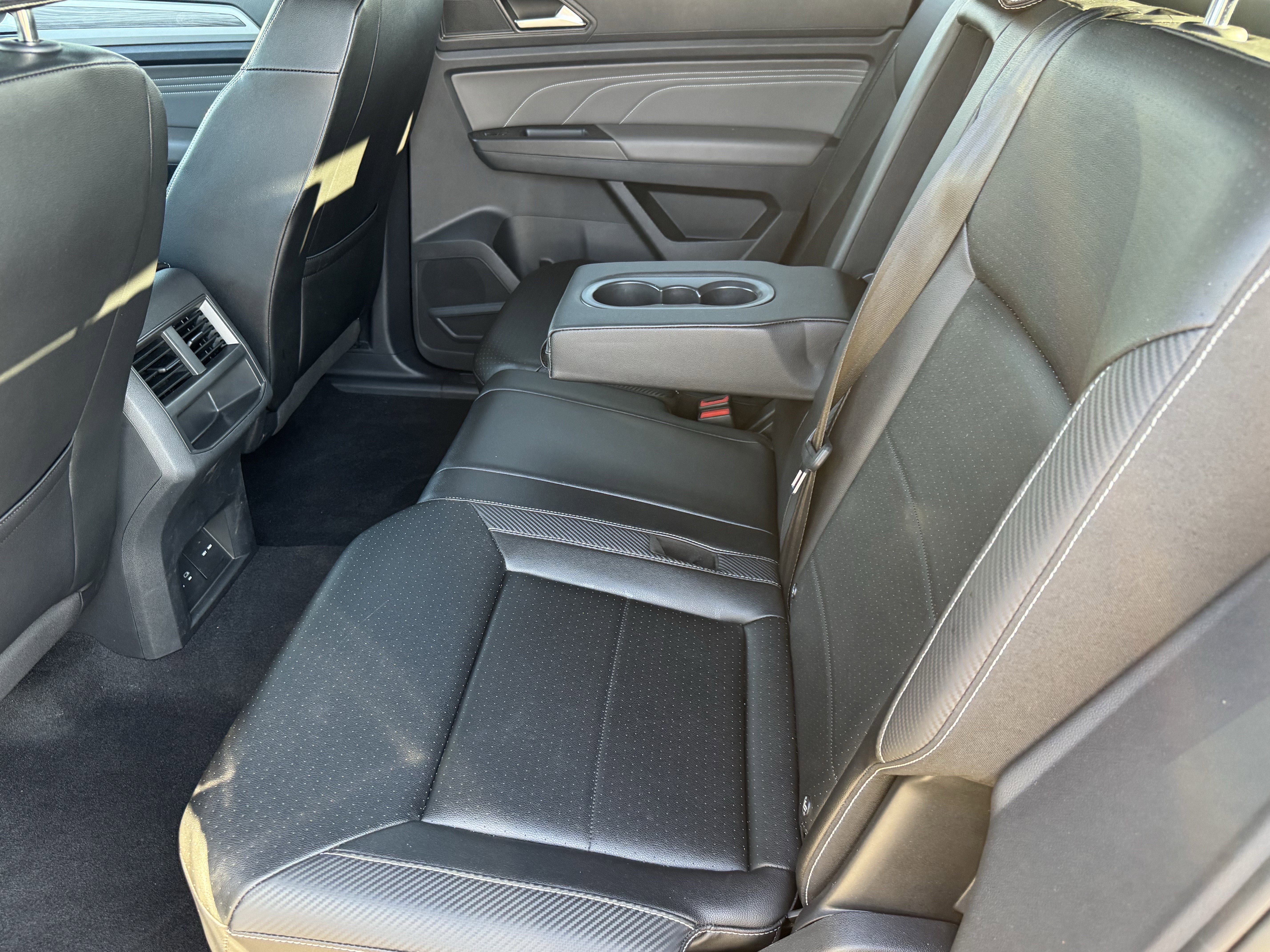 Used 2023 Volkswagen Atlas Cross Sport SE image 6