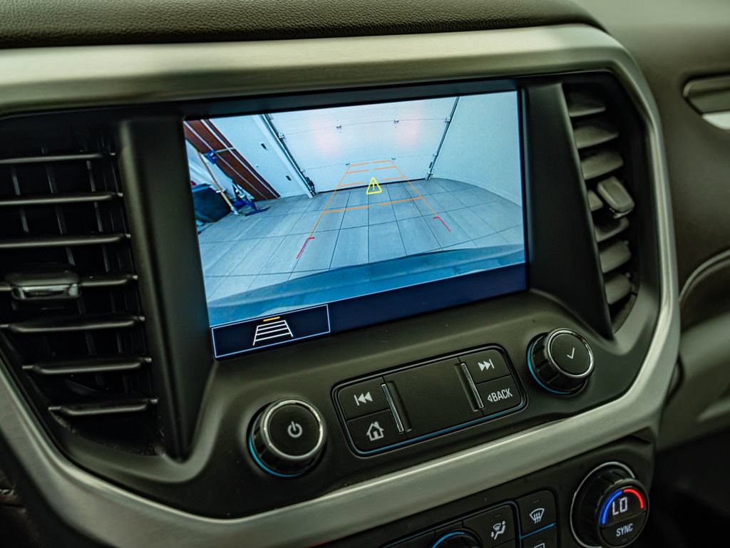 Used 2020 GMC Acadia SLT FWD image 25