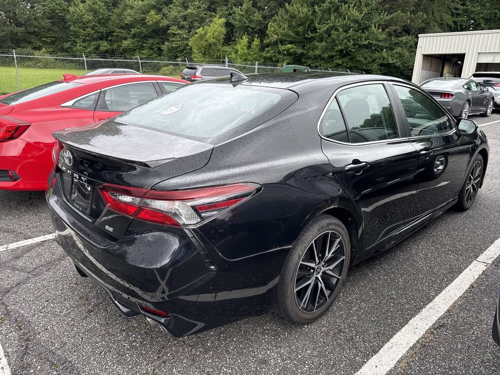 Used 2022 Toyota Camry SE FWD image 16