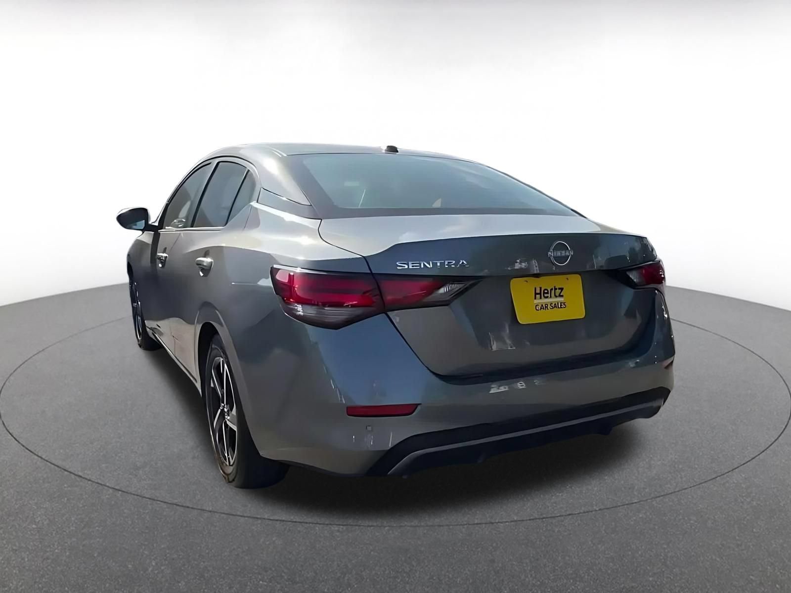 Used 2025 Nissan Sentra SV FWD image 10