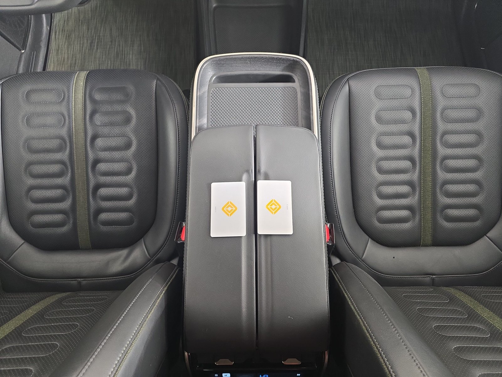 Used 2024 Rivian R1T Adventure Dual AWD/4WD image 29