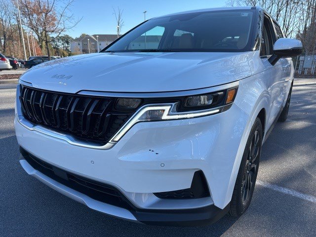 Used 2022 Kia Carnival EX