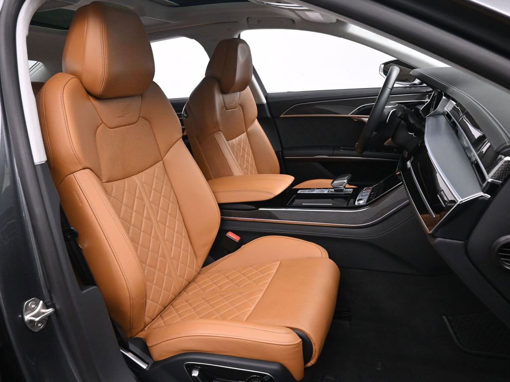 Used 2023 Audi S8 w/ S8 Comfort Plus Package AWD/4WD image 26