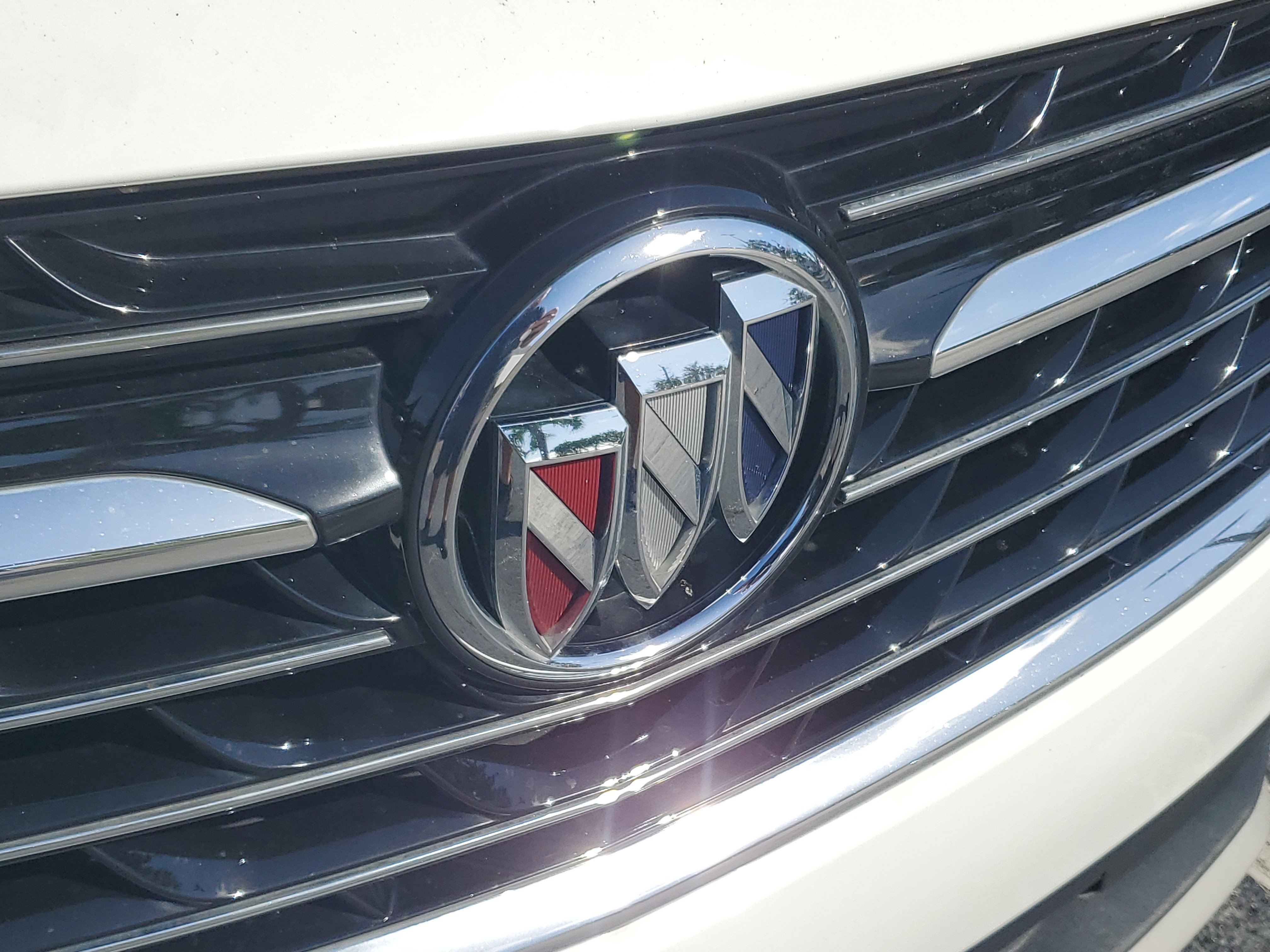 Used 2022 Buick Envision Essence w/ Safety Package image 10