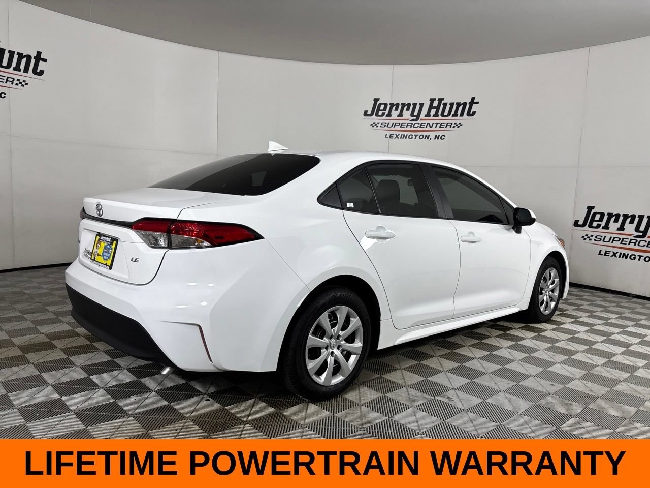 Used 2026 Toyota Corolla LE FWD image 6