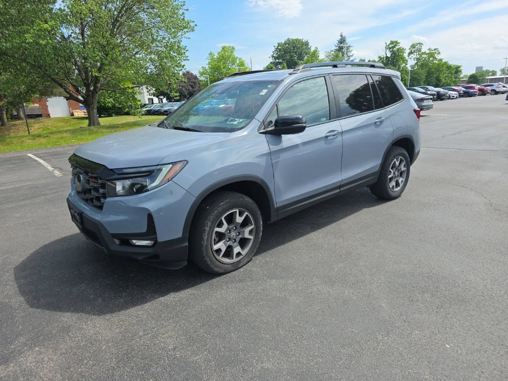 Used 2023 Honda Passport TrailSport image 3
