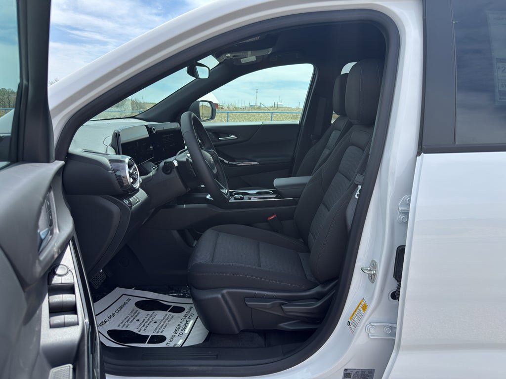 New 2026 Chevrolet Equinox LT AWD/4WD image 16