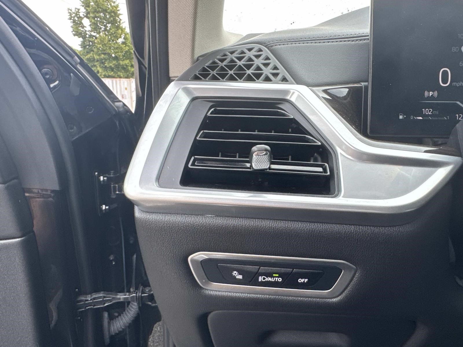 Certified 2024 BMW X7 xDrive40i AWD/4WD image 32
