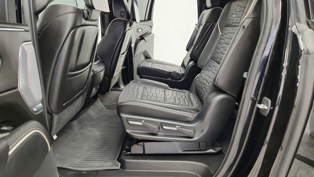 Used 2023 Cadillac Escalade ESV V w/ Heavy-Duty Trailer Package image 36