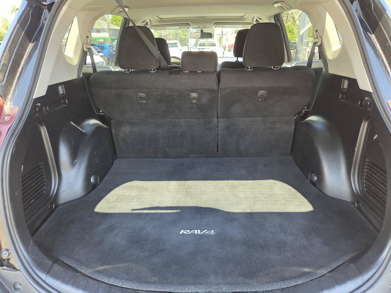 Used 2014 Toyota RAV4 XLE FWD image 17