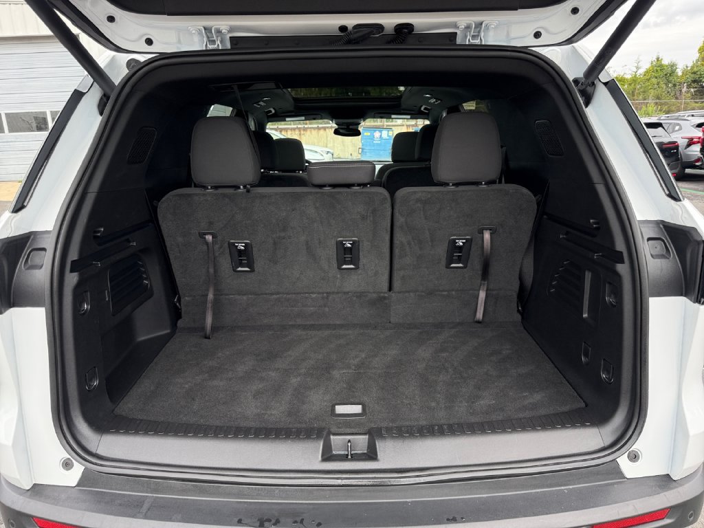 Used 2025 Chevrolet Traverse LT w/ Sun and Wheel Package AWD/4WD image 26
