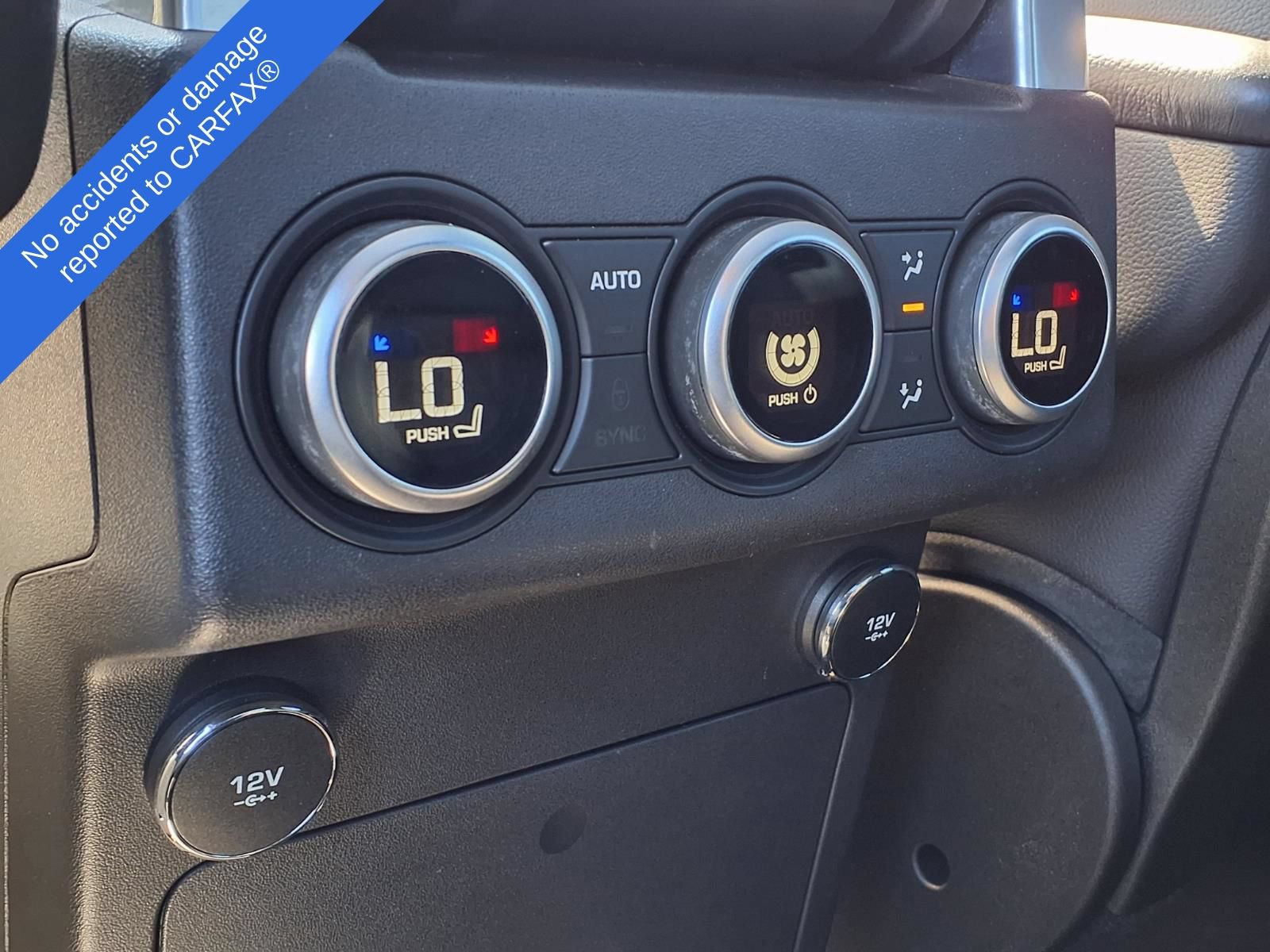 Used 2020 Land Rover Discovery Landmark AWD/4WD image 15